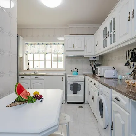 Marinha- Al Konukevi